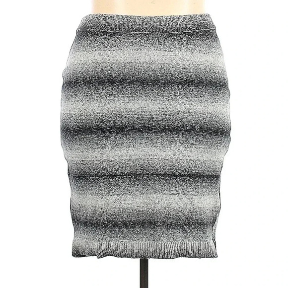 Lane Bryant | Gray Space Dye Striped Sweater Knit Pencil Skirt Plus Size 18/20 - Picture 2 of 3